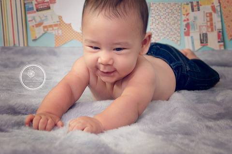 Fotógrafa Damaris Quedevez faz ensaio de 6 meses encantador em Barra Mansa e Volta Redonda - RJ (Ensaio de bebê - Davi | Newborn Gestante Bebê Família) Foto de bebê'