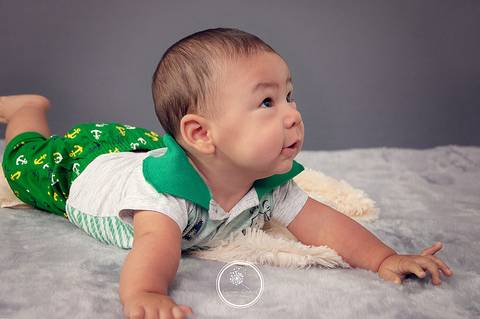 Fotógrafa Damaris Quedevez faz ensaio de 6 meses encantador em Barra Mansa e Volta Redonda - RJ (Ensaio de bebê - Davi | Newborn Gestante Bebê Família) Foto de bebê'