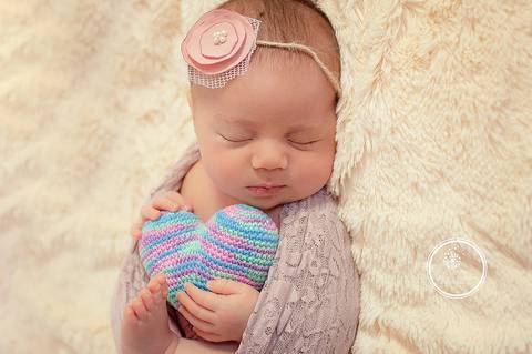 Newborn menina. Bebê recém-nascido menina. Newborn Volta Redonda. Newborn Barra Mansa'