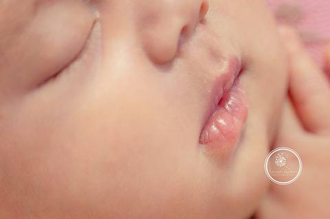 Newborn menina. Bebê recém-nascido menina. Newborn Volta Redonda. Newborn Barra Mansa'