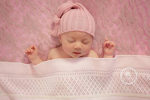 Newborn menina. Bebê recém-nascido menina. Newborn Volta Redonda. Newborn Barra Mansa'