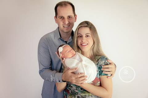 Newborn menina. Bebê recém-nascido menina. Newborn Volta Redonda. Newborn Barra Mansa'