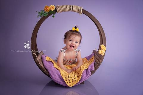 Fotografa de Volta Redonda e Barra Mansa faz acompanhamento de bebês de maneira inspiradora | Newborn Gestante Bebê Família Aniversário Infantil | Antonella 6 meses | Roxo e Lilás'