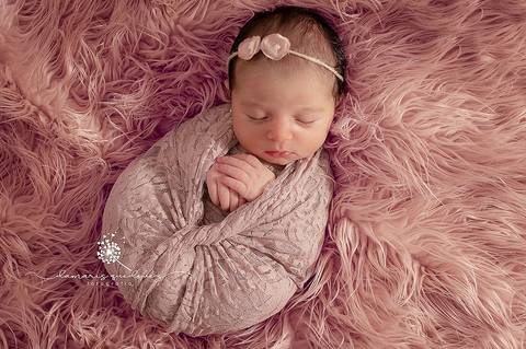 Sessão newborn Sessão recém-nascido Volta Redonda Barra Mansa Damaris Quedevez Fotografia Gestante Acompanhamento Bebês Família Fotógrafa Profissional Newborn menina'