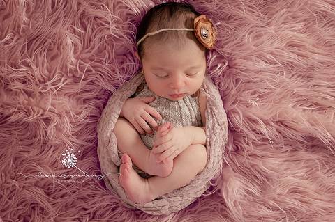 Sessão newborn Sessão recém-nascido Volta Redonda Barra Mansa Damaris Quedevez Fotografia Gestante Acompanhamento Bebês Família Fotógrafa Profissional Newborn menina'