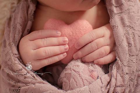 Sessão newborn Sessão recém-nascido Volta Redonda Barra Mansa Damaris Quedevez Fotografia Gestante Acompanhamento Bebês Família Fotógrafa Profissional Newborn menina'