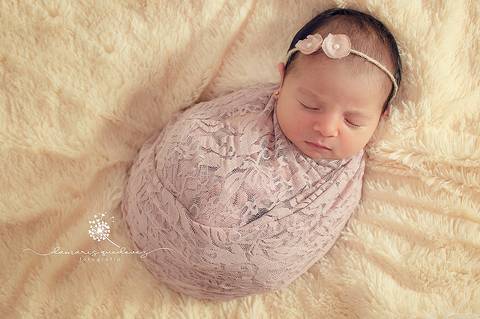 Sessão newborn Sessão recém-nascido Volta Redonda Barra Mansa Damaris Quedevez Fotografia Gestante Acompanhamento Bebês Família Fotógrafa Profissional Newborn menina'