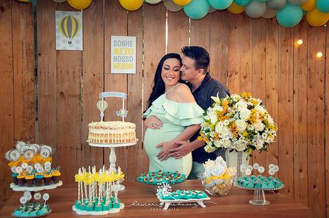 Chá de bebê do menino Lucas, lindo, estilo rústico, com o cacho de bolas desconstruído. Com o tema de elefantinho a combinação de azul, amarelo e cinza ficaram perfeitas. o chevron deu um toque especial no chá de bebê. Patrícia Monlevad e Marcos Abrantes'