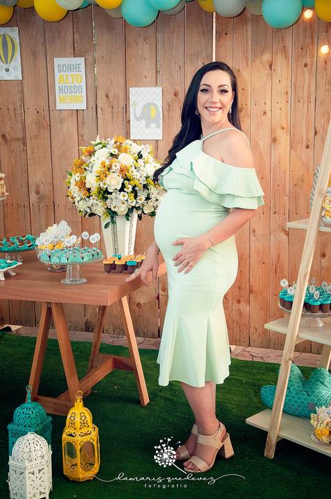 Chá de bebê do menino Lucas, lindo, estilo rústico, com o cacho de bolas desconstruído. Com o tema de elefantinho a combinação de azul, amarelo e cinza ficaram perfeitas. o chevron deu um toque especial no chá de bebê. Patrícia Monlevad e Marcos Abrantes'