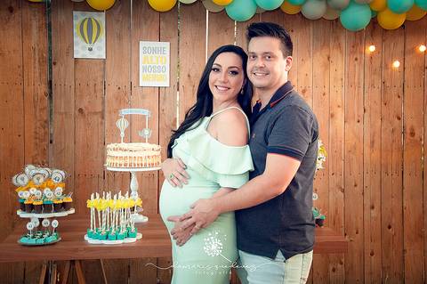 Chá de bebê do menino Lucas, lindo, estilo rústico, com o cacho de bolas desconstruído. Com o tema de elefantinho a combinação de azul, amarelo e cinza ficaram perfeitas. o chevron deu um toque especial no chá de bebê. Patrícia Monlevad e Marcos Abrantes'