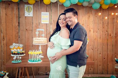 Chá de bebê do menino Lucas, lindo, estilo rústico, com o cacho de bolas desconstruído. Com o tema de elefantinho a combinação de azul, amarelo e cinza ficaram perfeitas. o chevron deu um toque especial no chá de bebê. Patrícia Monlevad e Marcos Abrantes'