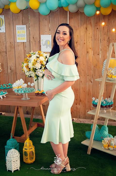 Chá de bebê do menino Lucas, lindo, estilo rústico, com o cacho de bolas desconstruído. Com o tema de elefantinho a combinação de azul, amarelo e cinza ficaram perfeitas. o chevron deu um toque especial no chá de bebê. Patrícia Monlevad e Marcos Abrantes'