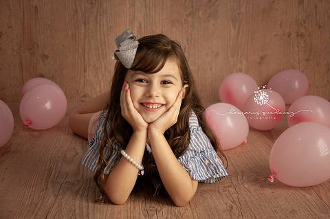 Fotógrafa de Barra Mansa e Volta Redonda realiza ensaio lindo com crianças. Essa linda menina se chama Esther e trouxe muita alegria para a sessão com o tema Circo.'