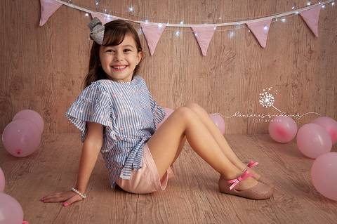 Fotógrafa de Barra Mansa e Volta Redonda realiza ensaio lindo com crianças. Essa linda menina se chama Esther e trouxe muita alegria para a sessão com o tema Circo.'