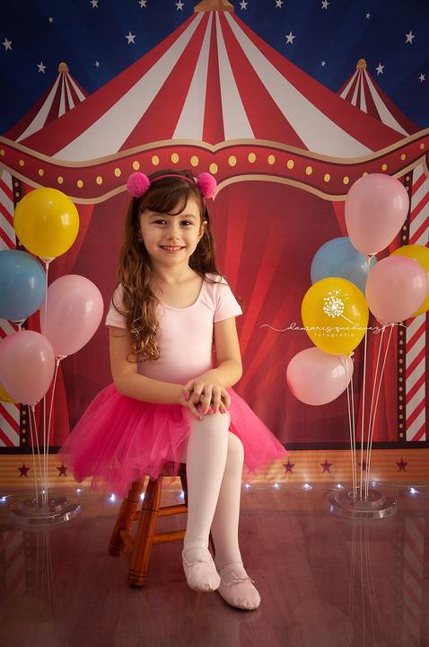 Fotógrafa de Barra Mansa e Volta Redonda realiza ensaio lindo com crianças. Essa linda menina se chama Esther e trouxe muita alegria para a sessão com o tema Circo.'
