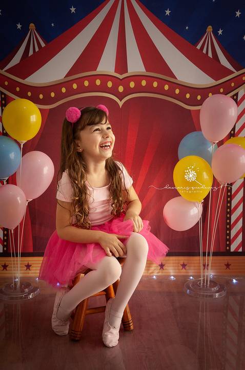 Fotógrafa de Barra Mansa e Volta Redonda realiza ensaio lindo com crianças. Essa linda menina se chama Esther e trouxe muita alegria para a sessão com o tema Circo.'