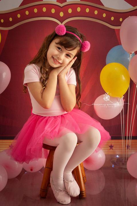 Fotógrafa de Barra Mansa e Volta Redonda realiza ensaio lindo com crianças. Essa linda menina se chama Esther e trouxe muita alegria para a sessão com o tema Circo.'