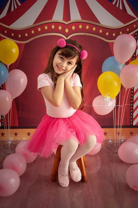 Fotógrafa de Barra Mansa e Volta Redonda realiza ensaio lindo com crianças. Essa linda menina se chama Esther e trouxe muita alegria para a sessão com o tema Circo.'