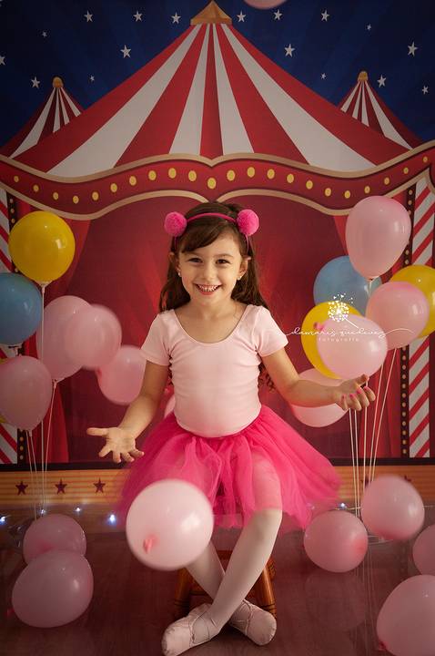 Fotógrafa de Barra Mansa e Volta Redonda realiza ensaio lindo com crianças. Essa linda menina se chama Esther e trouxe muita alegria para a sessão com o tema Circo.'