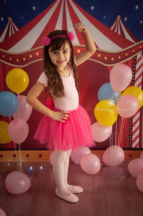 Fotógrafa de Barra Mansa e Volta Redonda realiza ensaio lindo com crianças. Essa linda menina se chama Esther e trouxe muita alegria para a sessão com o tema Circo.'