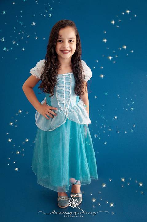 Fotógrafa de Barra Mansa e Volta Redonda realiza ensaio lindo com crianças. Essa linda menina se chama Júlia e trouxe muita alegria para o nosso estúdio.'