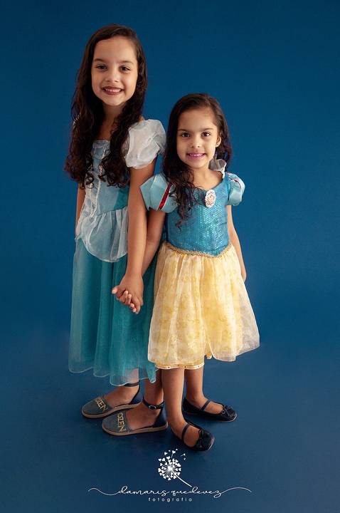 Fotógrafa de Barra Mansa e Volta Redonda realiza ensaio lindo com crianças. Essa linda menina se chama Júlia e trouxe muita alegria para o nosso estúdio.'