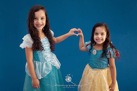 Fotógrafa de Barra Mansa e Volta Redonda realiza ensaio lindo com crianças. Essa linda menina se chama Júlia e trouxe muita alegria para o nosso estúdio.'