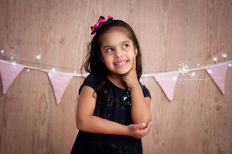 Fotógrafa de Barra Mansa e Volta Redonda realiza ensaio lindo com crianças. Essa linda menina se chama Isabel e trouxe muita alegria para a sessão aqui no estúdio.'