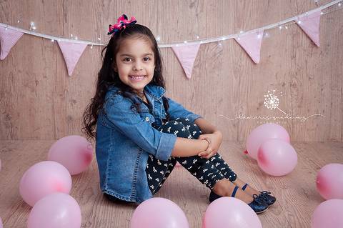 Fotógrafa de Barra Mansa e Volta Redonda realiza ensaio lindo com crianças. Essa linda menina se chama Isabel e trouxe muita alegria para a sessão aqui no estúdio.'
