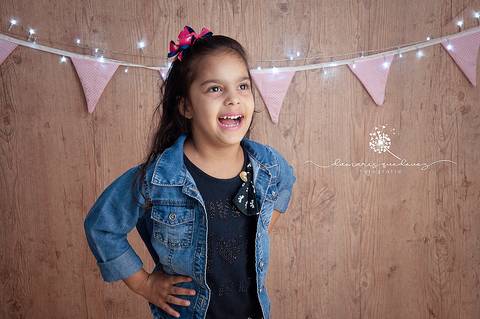 Fotógrafa de Barra Mansa e Volta Redonda realiza ensaio lindo com crianças. Essa linda menina se chama Isabel e trouxe muita alegria para a sessão aqui no estúdio.'