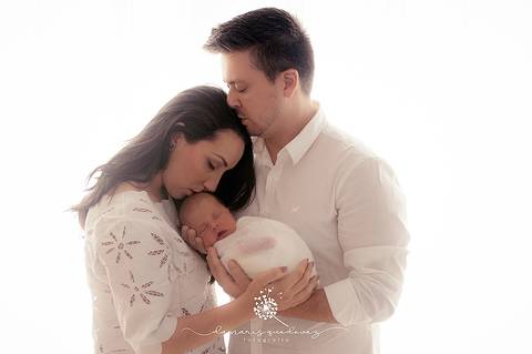 Fotógrafa de Volta Redonda realiza Sessão fotográfica recém-nascido (newborn).O estúdio fica no bairro Nove de Abril em Barra Mansa. Venha registrar sua família também. '