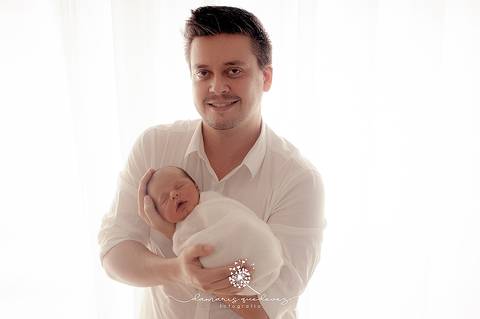 Fotógrafa de Volta Redonda realiza Sessão fotográfica recém-nascido (newborn).O estúdio fica no bairro Nove de Abril em Barra Mansa. Venha registrar sua família também. '