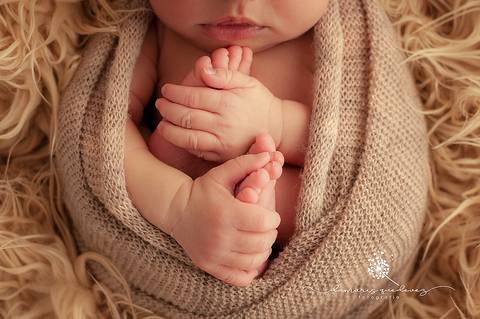 Fotógrafa de Volta Redonda realiza Sessão fotográfica recém-nascido (newborn).O estúdio fica no bairro Nove de Abril em Barra Mansa. Venha registrar sua família também. '