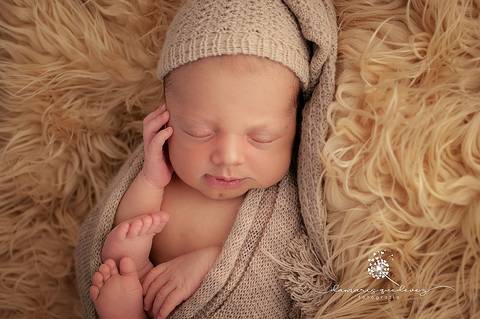 Fotógrafa de Volta Redonda realiza Sessão fotográfica recém-nascido (newborn).O estúdio fica no bairro Nove de Abril em Barra Mansa. Venha registrar sua família também. '