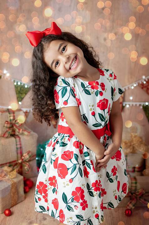Sessão fotográfica realizada em Volta Redonda pela fotógrafa de bebês Damaris Quedevez. Ensaio fotográfico de família recheado de amor.'
