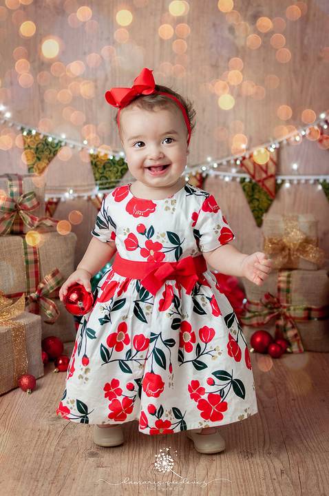 Sessão fotográfica realizada em Volta Redonda pela fotógrafa de bebês Damaris Quedevez. Ensaio fotográfico de família recheado de amor.'