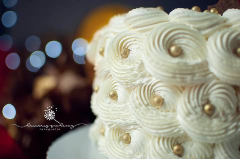 Fotógrafa de Volta Redonda e Barra Mansa realiza sessão Cake Smash de bebês de 1 ano com Bolo, conhecida também como Smash the cake em seu estúdio fotográfico na Região Sul Fluminense de Rio de Janeiro.'