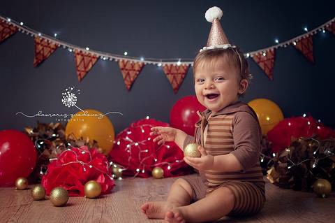 Fotógrafa de Volta Redonda e Barra Mansa realiza sessão Cake Smash de bebês de 1 ano com Bolo, conhecida também como Smash the cake em seu estúdio fotográfico na Região Sul Fluminense de Rio de Janeiro.'