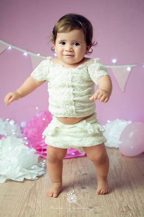 Fotógrafa de Volta Redonda e Barra Mansa realiza sessão Cake Smash de bebês de 1 ano com Bolo, conhecida também como Smash the cake em seu estúdio fotográfico na Região Sul Fluminense de Rio de Janeiro.'