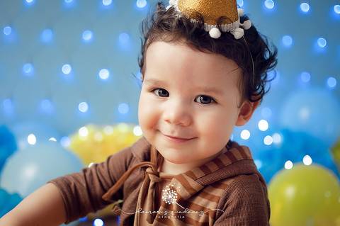 Fotógrafa de Volta Redonda e Barra Mansa realiza sessão Cake Smash de bebês de 1 ano com Bolo, conhecida também como Smash the cake em seu estúdio fotográfico na Região Sul Fluminense de Rio de Janeiro.'