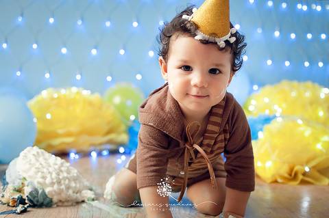Fotógrafa de Volta Redonda e Barra Mansa realiza sessão Cake Smash de bebês de 1 ano com Bolo, conhecida também como Smash the cake em seu estúdio fotográfico na Região Sul Fluminense de Rio de Janeiro.'