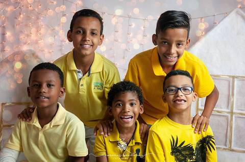 Fotógrafa de Volta Redonda e Barra Mansa realiza sessão temática de natal no se estúdio na Região Sul Fluminense de Rio de Janeiro. Sessão de Família.'