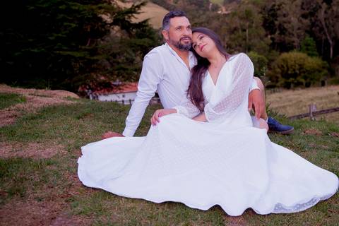 @maaryrrosa @djmayaracosta #elderromualdo @estudio_er_producoes #cambuimg #cambuímg #bomrepousomg #senadoramaral #bordadamata #tocosdomoji #camanducaiamg #estivamg #elderromualdo #noivas #casadenoivas'