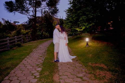 @maaryrrosa @djmayaracosta #elderromualdo @estudio_er_producoes #cambuimg #cambuímg #bomrepousomg #senadoramaral #bordadamata #tocosdomoji #camanducaiamg #estivamg #elderromualdo #noivas #casadenoivas'