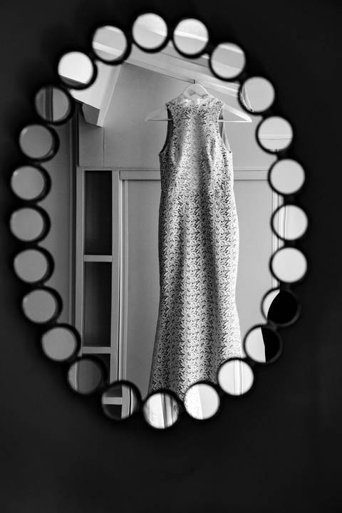 Vestido de Ariane, pendurado na cabine, aguardando o grande momento'