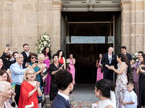 Alegria partilhada com todos a saida da cerimonia'