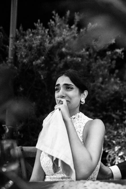 Emoçao puta nos olhos da noiva '