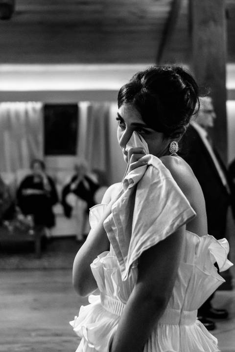 Emoçao puta nos olhos da noiva '