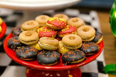 Mini donuts mesa carros disney'