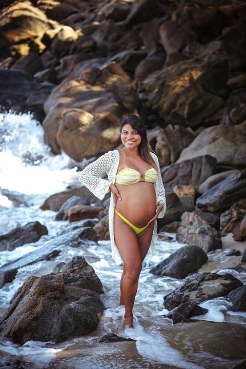 Ensaio de gestante, book de grávida  em praias do RJ-prainha'